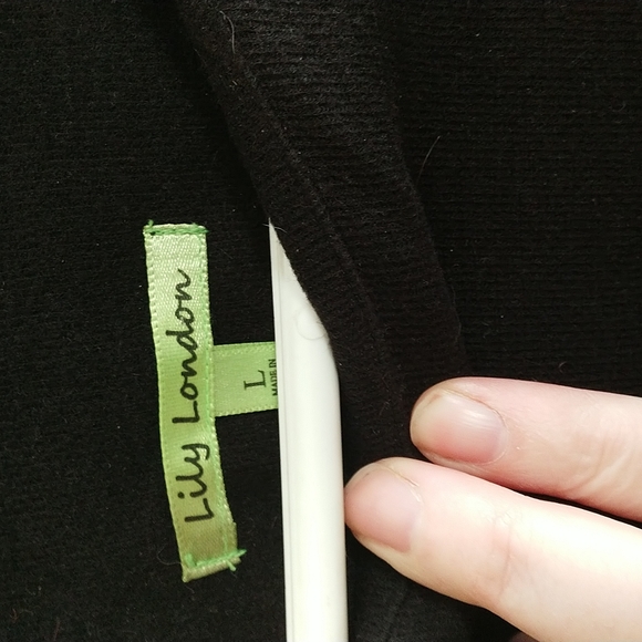 Lilly London faux fur cuff top. - Picture 3 of 5